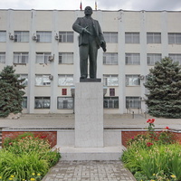 Памятник Ленину у Администрации