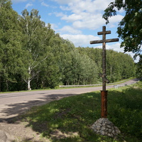 Полудьяково, Поклонный крест у дороги