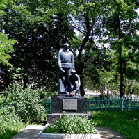 Памятник на братской могиле 6 героев Гражданской войны