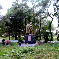 Братская могила 57 советских воинов