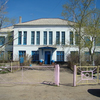 Богембаевская средняя школа. Была построена в 1959 году.