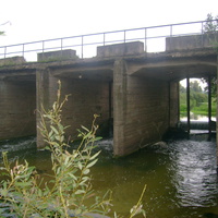 плотина на реке Кудьма вблизи Лукино