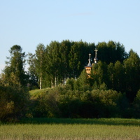 Вид с реки на Покровскую церковь