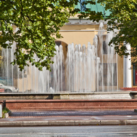 Фонтан на проспекте Ленина