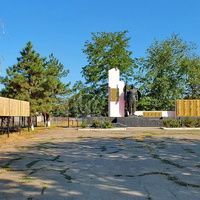площадь перед мемориалом