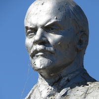 Памятник Ленину - бюст