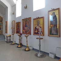 Внутреннее убранство Покровского храма- левая сторона