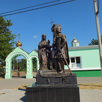 Памятник святым Петру и Февронии
