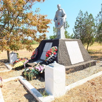 памятник павшим воинам в ВОВ, братская могила воинов ВОВ