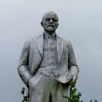Памятник Ленину (фрагмент)