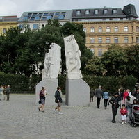 Мемориал против войны и фашизма на Альбертинеплац