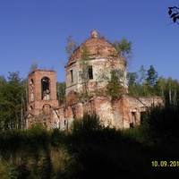 Заброшенный Никольский храм возле урочища Курилово за Северной Гривой