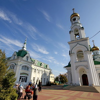 Свято-Троицкий храм и административное здание