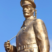 Фигура воина Первой мировой памятника Первой мировой войны у вокзала