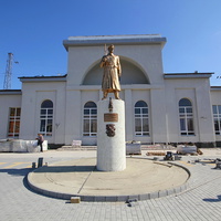 Памятник воинам Первой мировой войны у вокзала