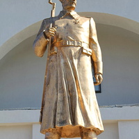 Скульптура воина на памятнике воинам Первой мировой войны