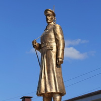 Скульптура воина на памятнике воинам Первой мировой войны (профиль)
