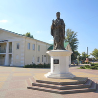 статуя Николая Чудотворца