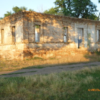 бывшая Порт-Катоновская школа  около винцеха