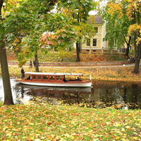 На городском канальчике.