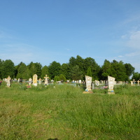 Действующее сельское кладбище.