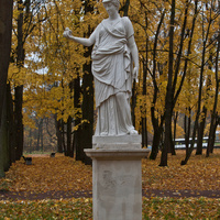 Статуя Афины в Верхнем Голландском саду