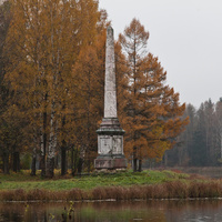 Чесменский обелиск в Дворцовом парке