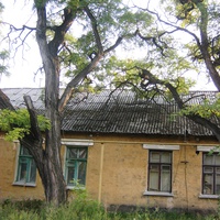 С тарые дома казарменной застройки центра Новошахтинска