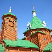 колокольня и главный купол храма Царственных Страстотерпцев