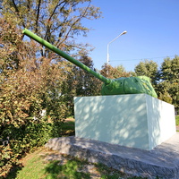 Мемориал павшим воинам в Великую Отечественную войну- памятник (башня танка) павшим воинам