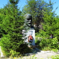 г. Пенза, бюст  В.И. Ленину в сквере пензенского артучилища.