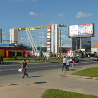 Торговый комплекс на Торфяной дороге.