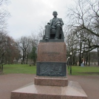 Памятник писателю Ф. Р. Крейцвальду