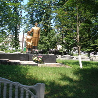 Пам"ятник воїнам, загиблим у Великій Вітчизняній війні (1941-1945 р.р.)