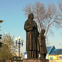Памятник на братской могиле 66 советских воинов