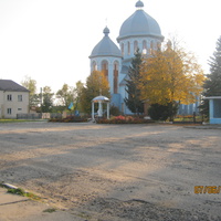 Площа в центрі села