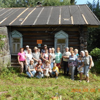 6 августа 2014 года. Фото на память у дома П.С. Вельяминова.