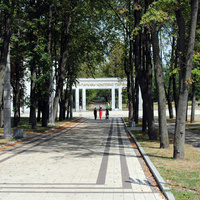 Парковый комплекс возле музея ВОВ