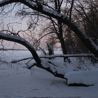 У реки, за школой.
