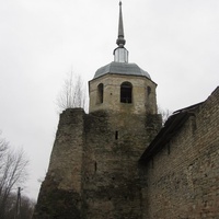 Порховская крепость: Никольская башня , другой ракурс