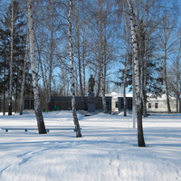 Братская могила 124 советских воинов