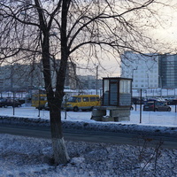 Автостоянка на Комарова.