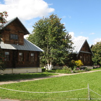 Суздаль. Деревянные дома в Покровском женском монастыре