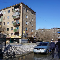 На Новотроицком шоссе.