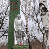 Братская могила 114 советских воинов