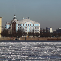 Петровская набережная