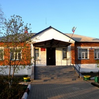 Здание администрации в селе Тростенец