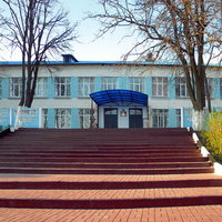 Школа села  Тростенец