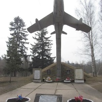 памятник МИГу-17