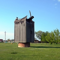 Заброшенная ветряная мельница в селе Демидовка